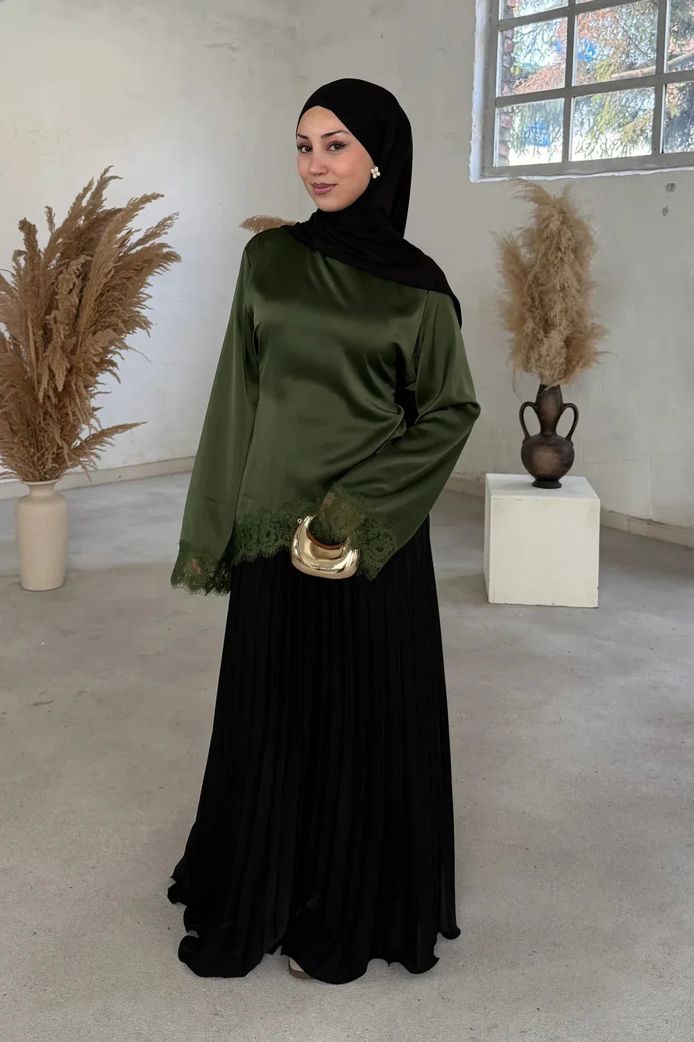 Elegant Satin Lace Patchwork Tops Women 's Slim Belted Waist-cinching O-neck Long Sleeves Female Shirt 2026 Spring Lady Fashion